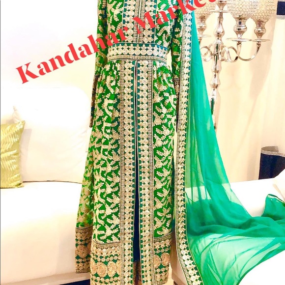 Dress - Picture 2 of 8